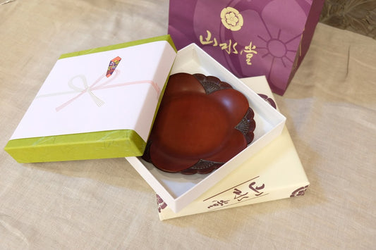 よろこびを分かち合う　鎌倉彫の内祝い